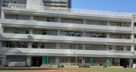 小学校　港区立麻布小学校（小学校）まで731m