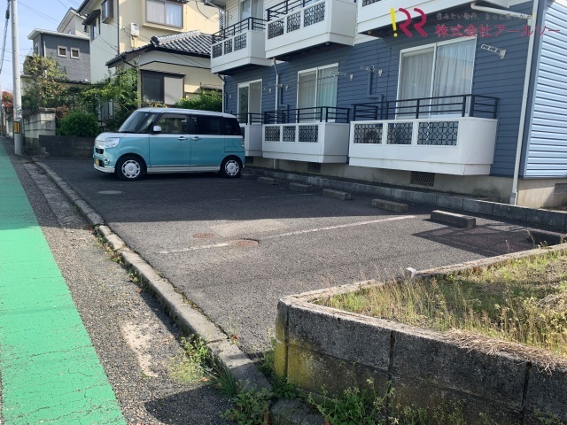 駐車場　敷地内駐車場
