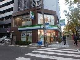 コンビニ　ファミリーマート江戸堀二丁目店（コンビニ）まで97m