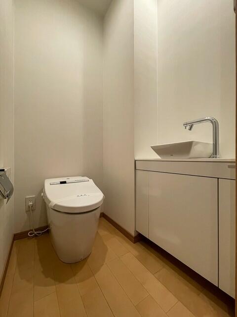 トイレ　※写真は同タイプ住戸です。