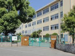 中学校　曰佐中学校（中学校）まで424m