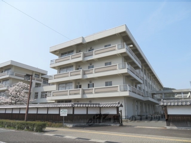 小学校　明倫小学校（小学校）まで550m