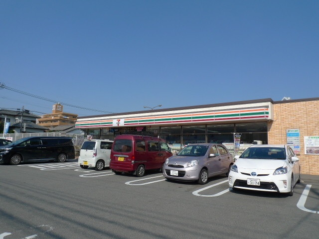 コンビニ　セブンイレブン博多西春町4丁目店（コンビニ）まで356m
