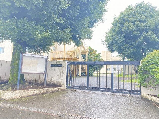 小学校　日野市立日野第六小学校（小学校）まで494m