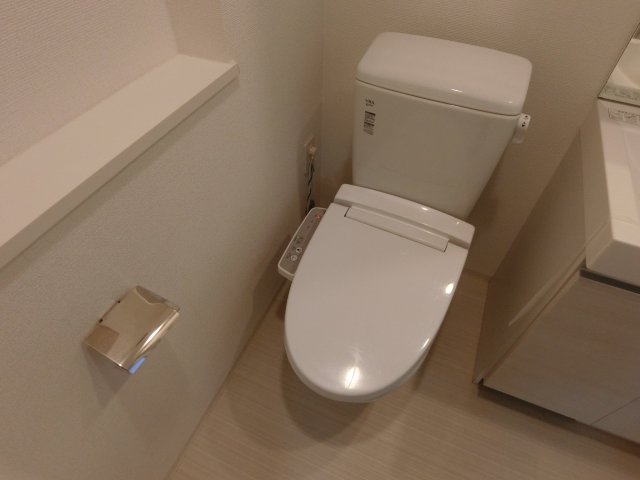 トイレ　他のお部屋の参考写真となります。