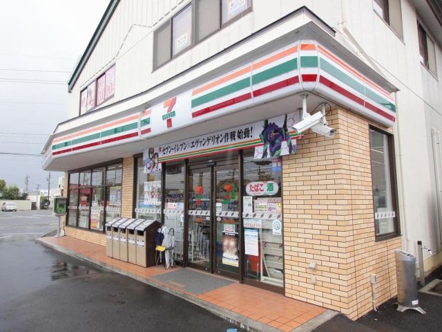 コンビニ　セブンイレブン（コンビニ）まで390m