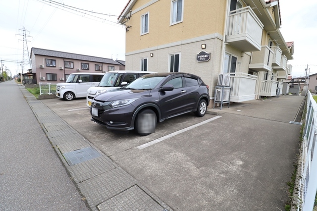 駐車場　駐車場