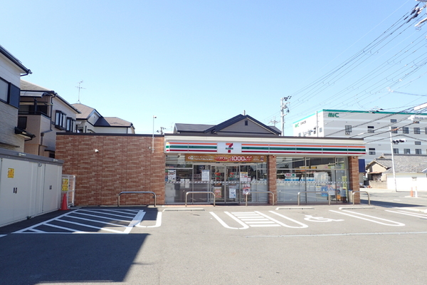 コンビニ　セブンイレブン堺上店（コンビニ）まで695m