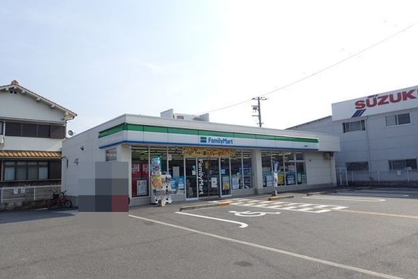 コンビニ　ファミリーマート堺草部店（コンビニ）まで748m