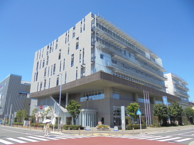 役所　横浜市港南福祉保健センター（役所）まで214m
