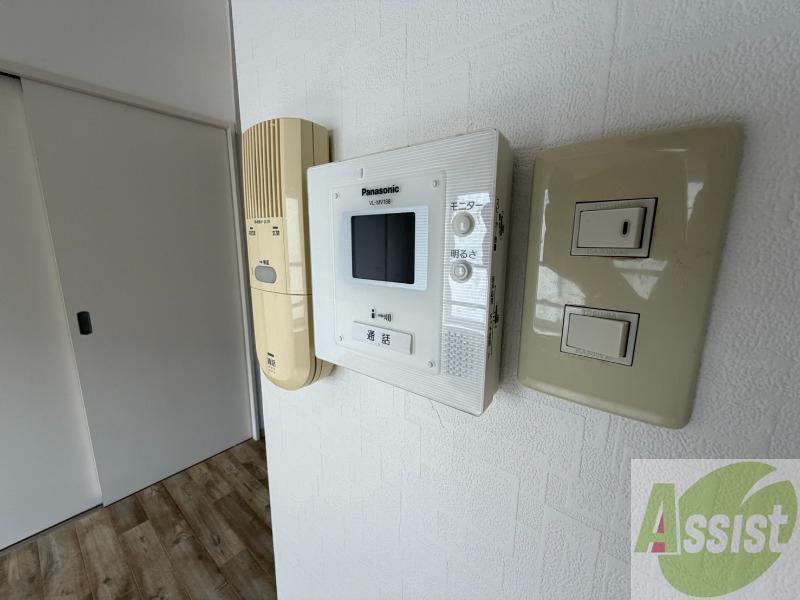 セキュリティ　ＴＶモニター付インターホンです。来客者の顔が見えるので安心！