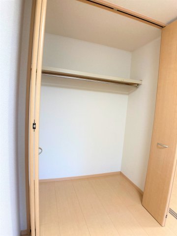 収納　別部屋同一間取りのお写真となります。
