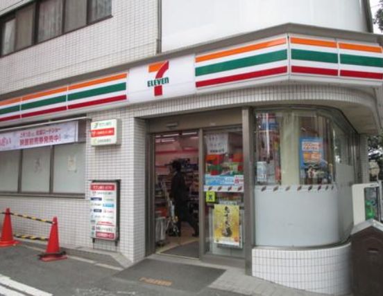 コンビニ　セブンイレブン中央区新川1丁目店（コンビニ）まで150m