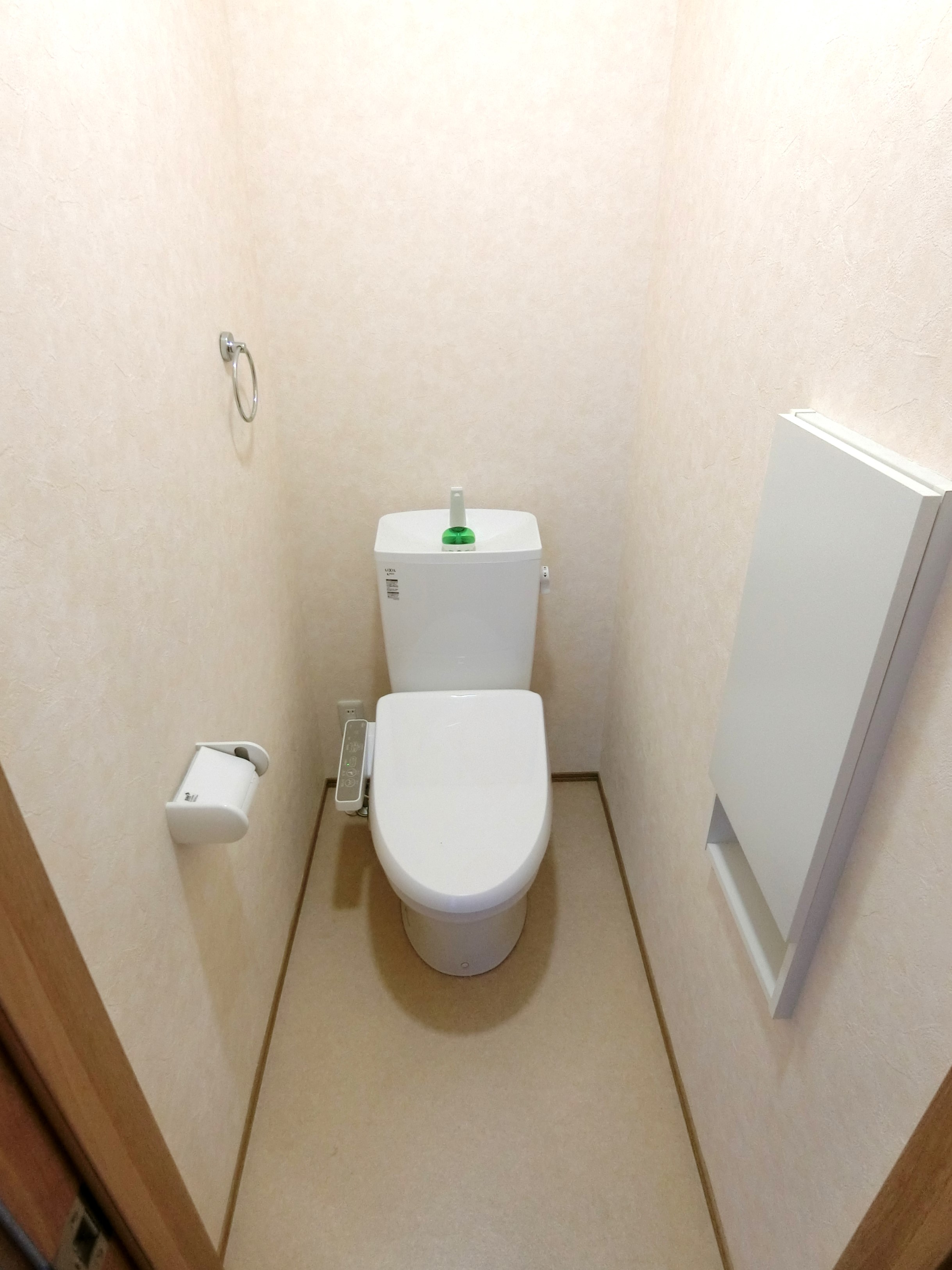 トイレ　※写真は別号室のため実際とは異なる場合があります