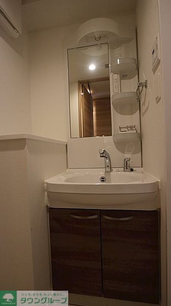 洗面設備　同物件別部屋のお写真になります。現況優先です。