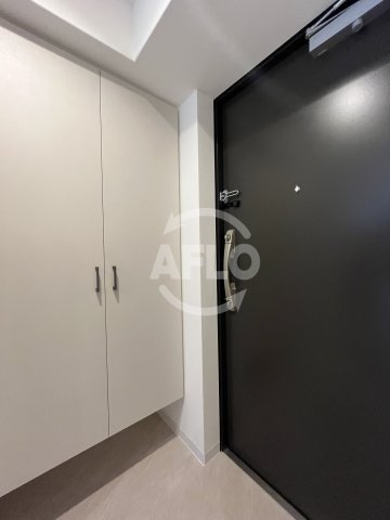 玄関　MAXIV CROS 江坂　玄関