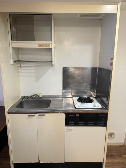 キッチン　同物件別号室の写真です。