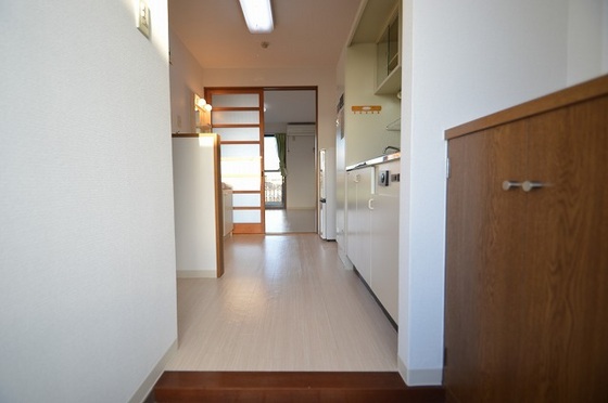 玄関　※別部屋の写真です