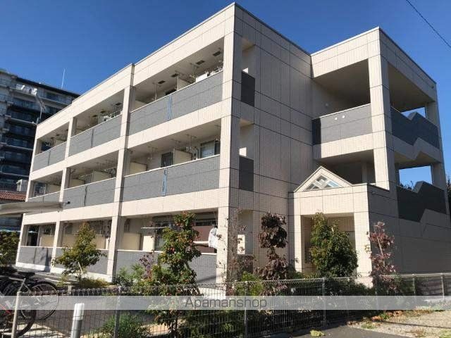 京成大久保マンションアパートの外観写真