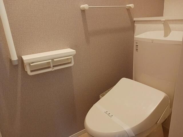 ＪＲ埼京線 与野本町駅 徒歩12分 2階建 築6年のトイレ写真