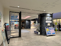 スーパー　フードウェイMARK　ISみなとみらい店（スーパー）まで293m