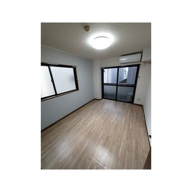 シャルマン草加駅前の居間写真