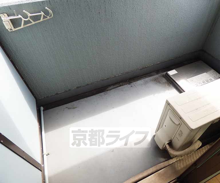 バルコニー　明るいバルコニー