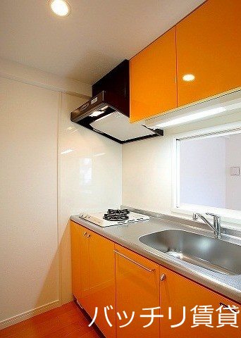 キッチン　別部屋写真の為現状を優先致します。