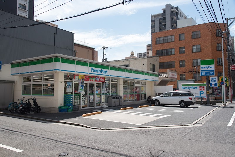 コンビニ　ファミリーマート猫屋町店（コンビニ）まで252m