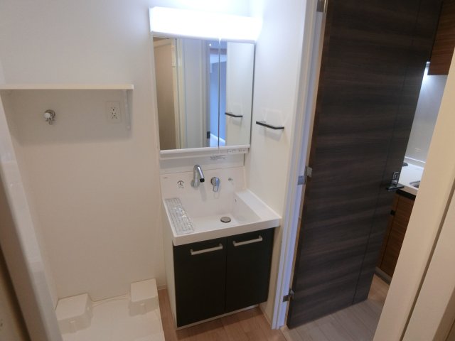 洗面設備　他のお部屋の参考写真となります。