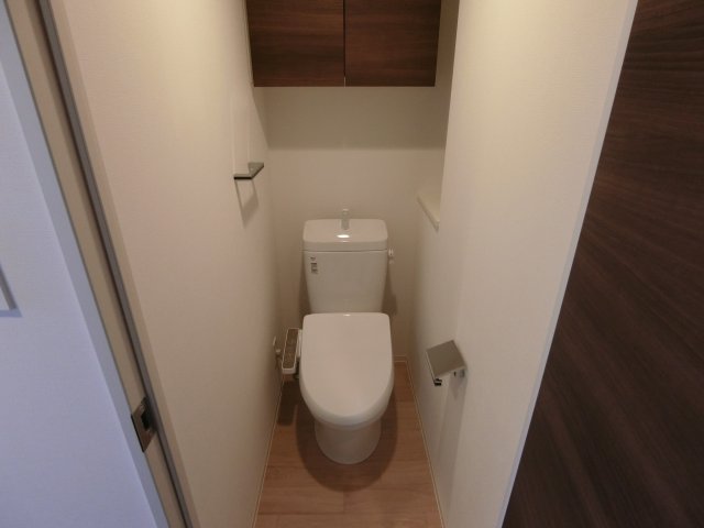 トイレ　他のお部屋の参考写真となります。