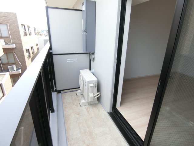 バルコニー　他のお部屋の参考写真となります。