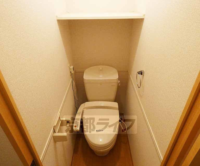 京阪本線 鳥羽街道駅 徒歩6分 2階建 築20年のトイレ写真