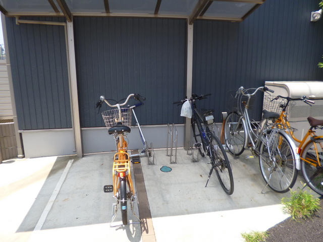 その他共有部分　自転車置き場あります♪