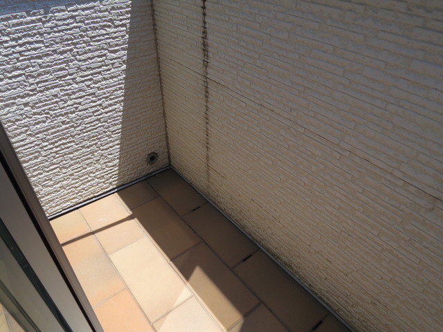 バルコニー　日当たりが良いので洗濯物が早く乾きます♪