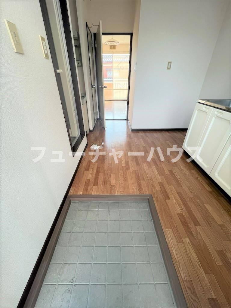 玄関　※A101号室の画像です