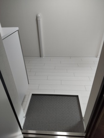 玄関　※別部屋の参考写真です。