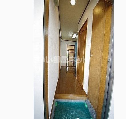 ＪＲ宇都宮線 宇都宮駅 バス乗車時間：12分 最寄りバス停で下車 徒歩4分 2階建 築31年の玄関写真