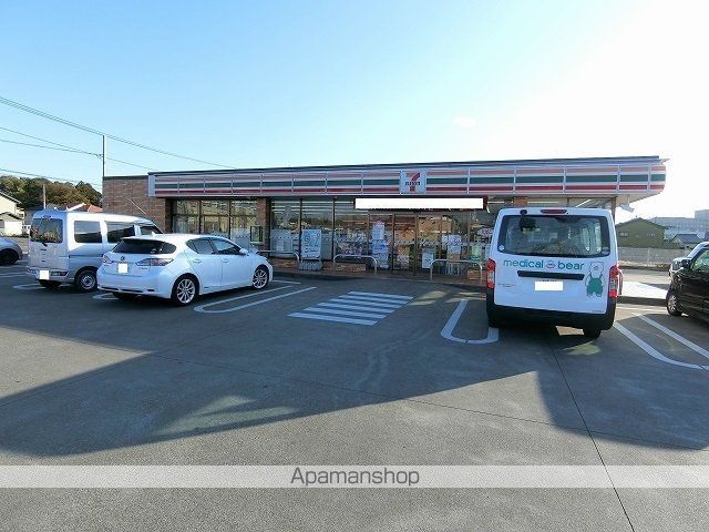 コンビニ　セブンイレブン太田高林店（コンビニ）まで960m