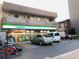 コンビニ　ファミリーマート 新宿税務署通り店（コンビニ）まで238m