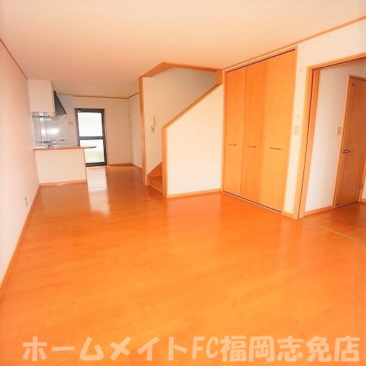 ＪＲ香椎線 須恵駅 徒歩24分 2階建 築26年の居間写真