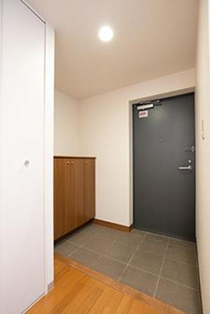 玄関　※写真は同タイプ住戸です。