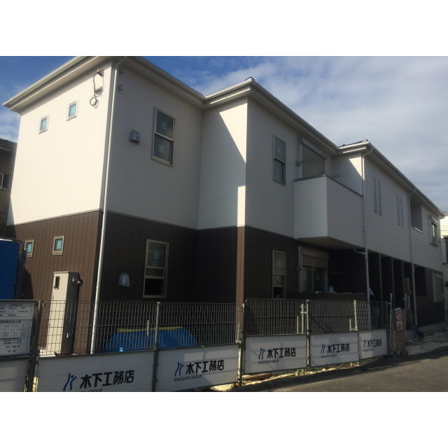 建物外観　２０１５年築