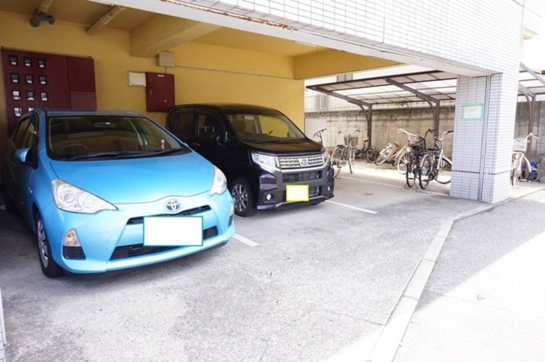 駐車場　駐車場