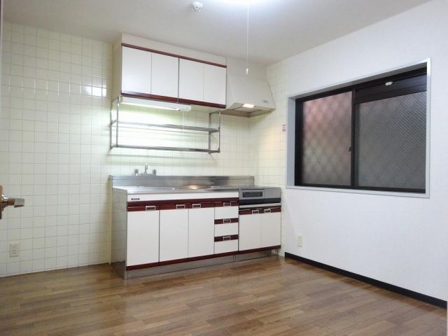 西武池袋線 所沢駅 徒歩10分 4階建 築37年のキッチン写真