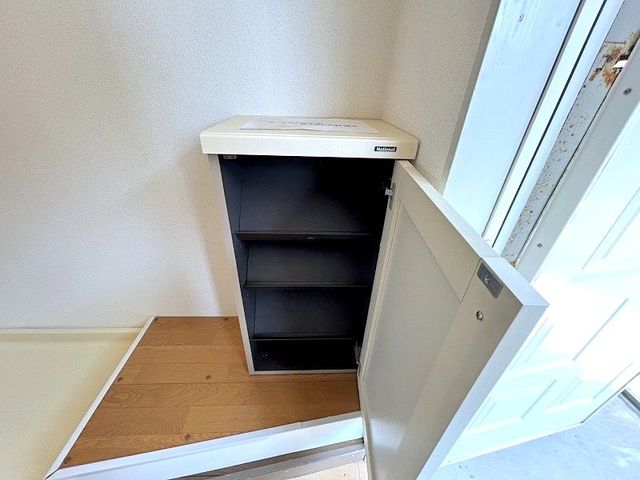 収納　居住中の為、他室写真となります。現況と異なる場合は、現況優先