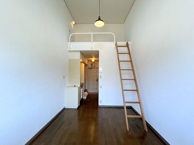 居室・リビング　居住中の為、他室写真となります。現況と異なる場合は、現況優先