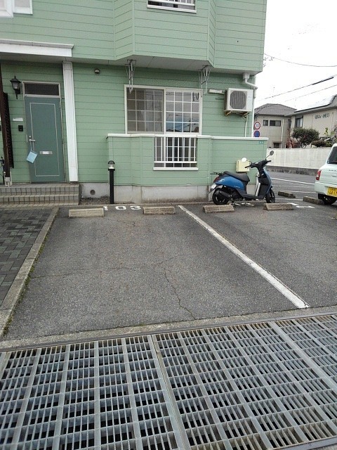 駐車場　駐車場