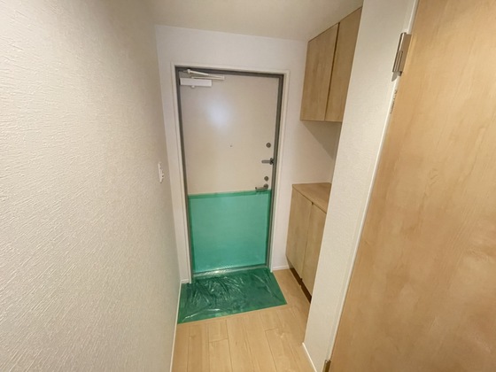 玄関　※別号室の写真です