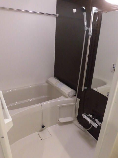 バス・シャワールーム　写真は同タイプ住居です。